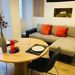 Bel Appartement Avec Cour Privative