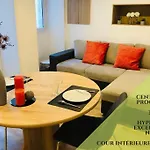 Bel Appartement Avec Cour Privative