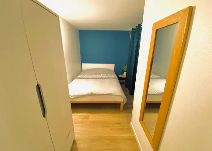 Bel Appartement Avec Cour Privative